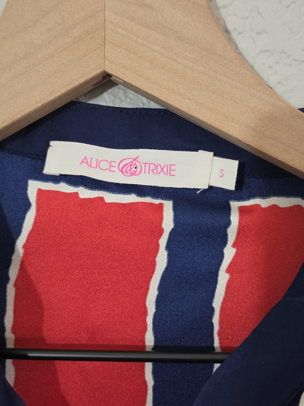 Alice & Trixie Red and Navy Geometric Button-Front Blouse Womens Small - Picture 5 of 8